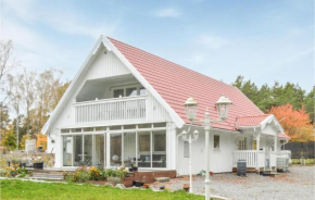 Awesome Home In Djurhamn With Kitchen, Djurö